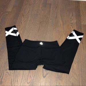 Beyond yoga crisscross leggings